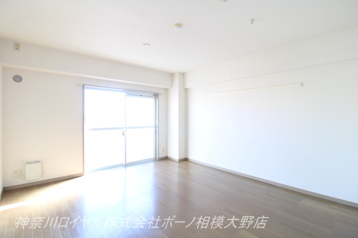 サンハイム石上 居間