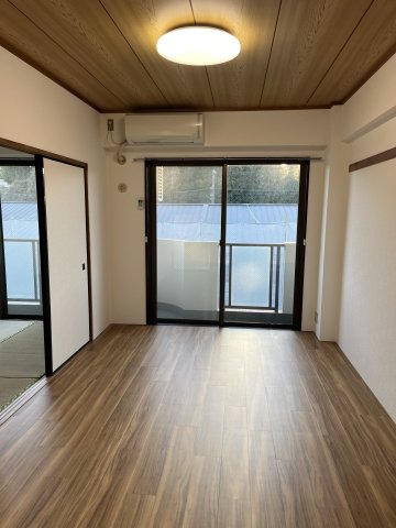 ラフィナート菊名 居間