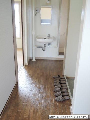 中津桜台　1号棟 玄関