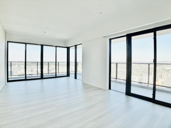 ＴＨＥ　ＴＯＷＥＲ　湘南辻堂 居間