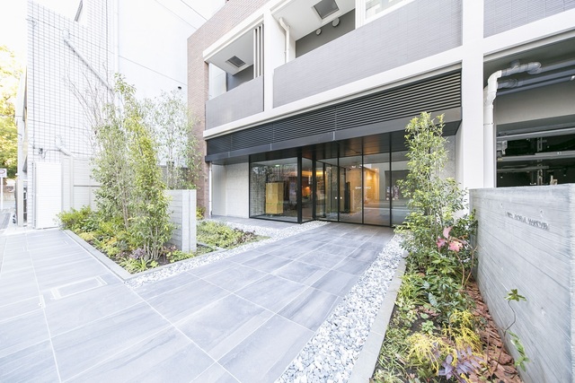 ラティエラ横濱大通り公園 エントランス