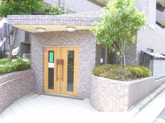 プレジール横濱 エントランス