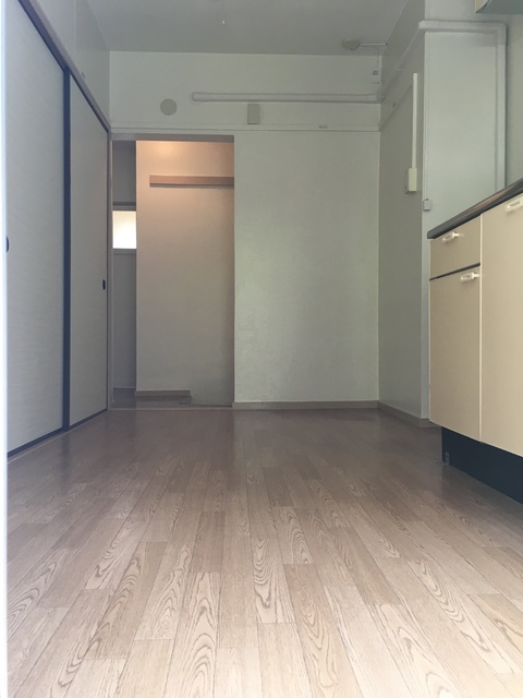 南平台　1号棟 居間