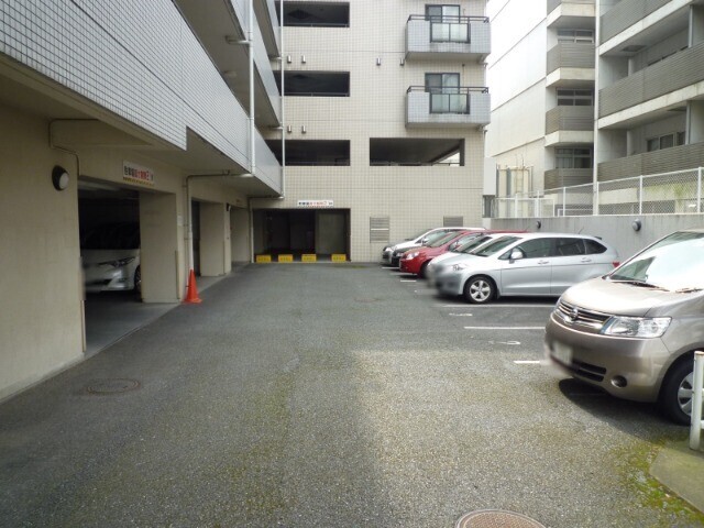 セレクト南万騎が原 駐車場