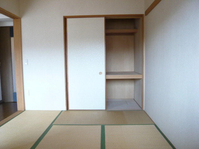 グレイスフル六ツ川 収納