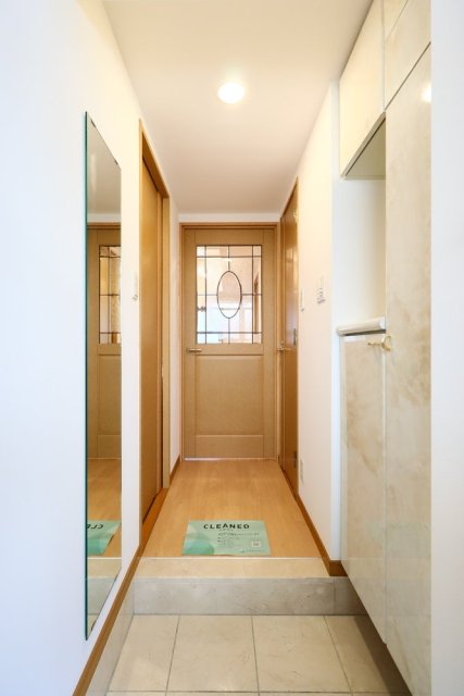 リブゼ横浜紅葉坂 玄関