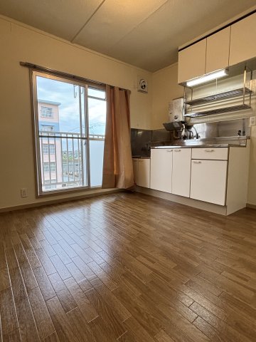 平塚田村第2　11号棟 居間