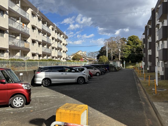 伊勢原第1　3号棟 駐車場