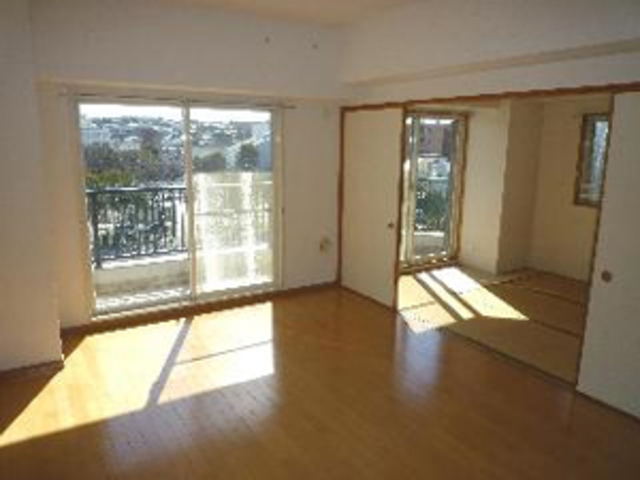 アバン・パルク横浜 居間