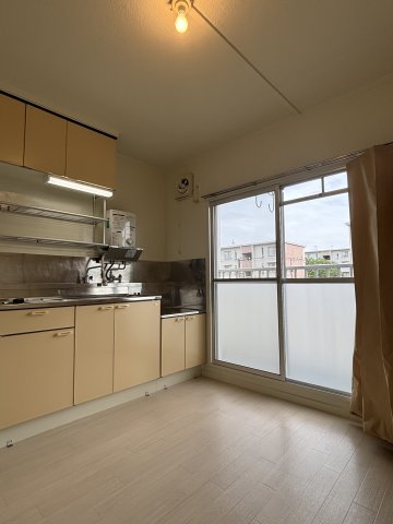 上郷西ヶ谷　16号棟 居間