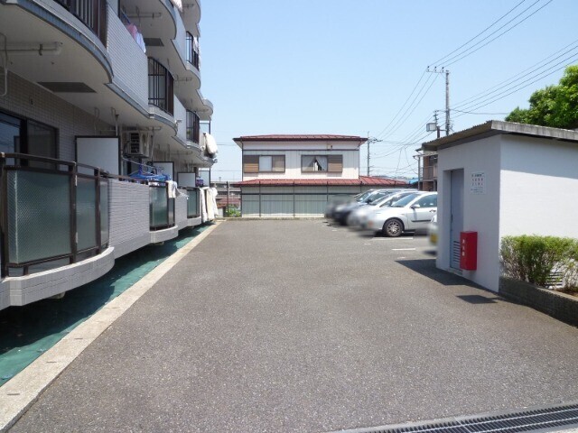 メゾン・クレール 駐車場