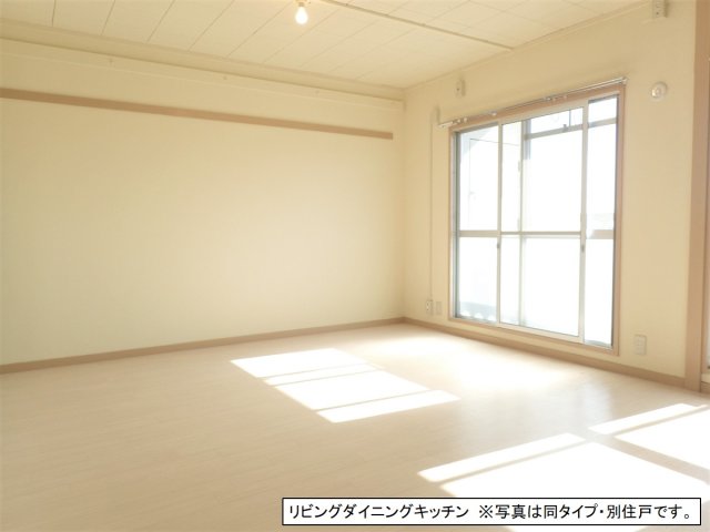 相模原田名　3号棟 居間