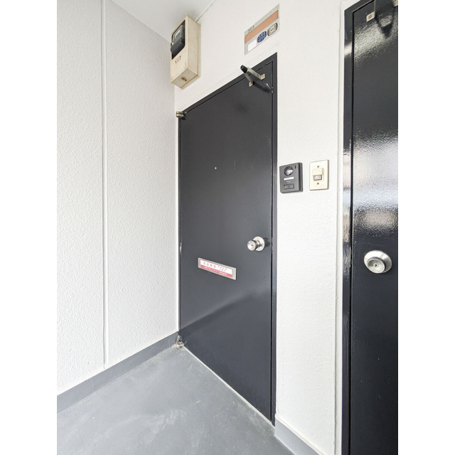 リバーサイドツルミ 玄関